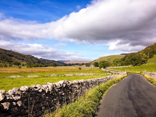 road through the Yorkshire Dales