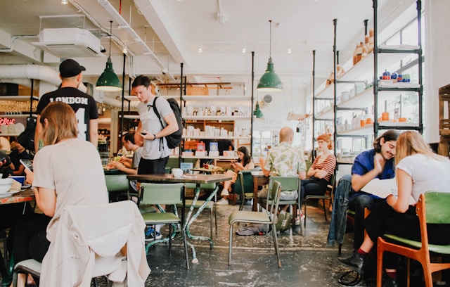 customers in a cafe